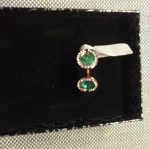 Ring - Picture 2 of 4